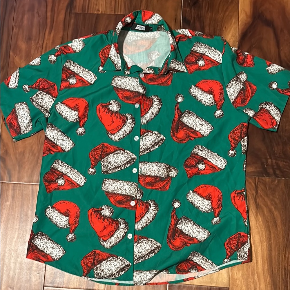 Festive Green and Red Santa Hat Men's Shirt